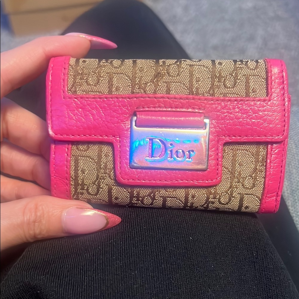 Dior Fuchsia and Beige Monogram Key holder. Pre-loved